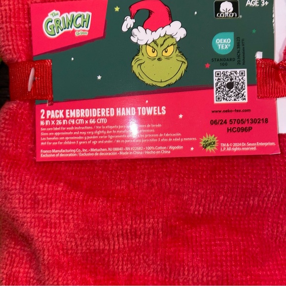 ♥️🎄 THE GRINCH EMBROIDERED HAND TOWELS 🎄♥️ - Picture 4 of 6